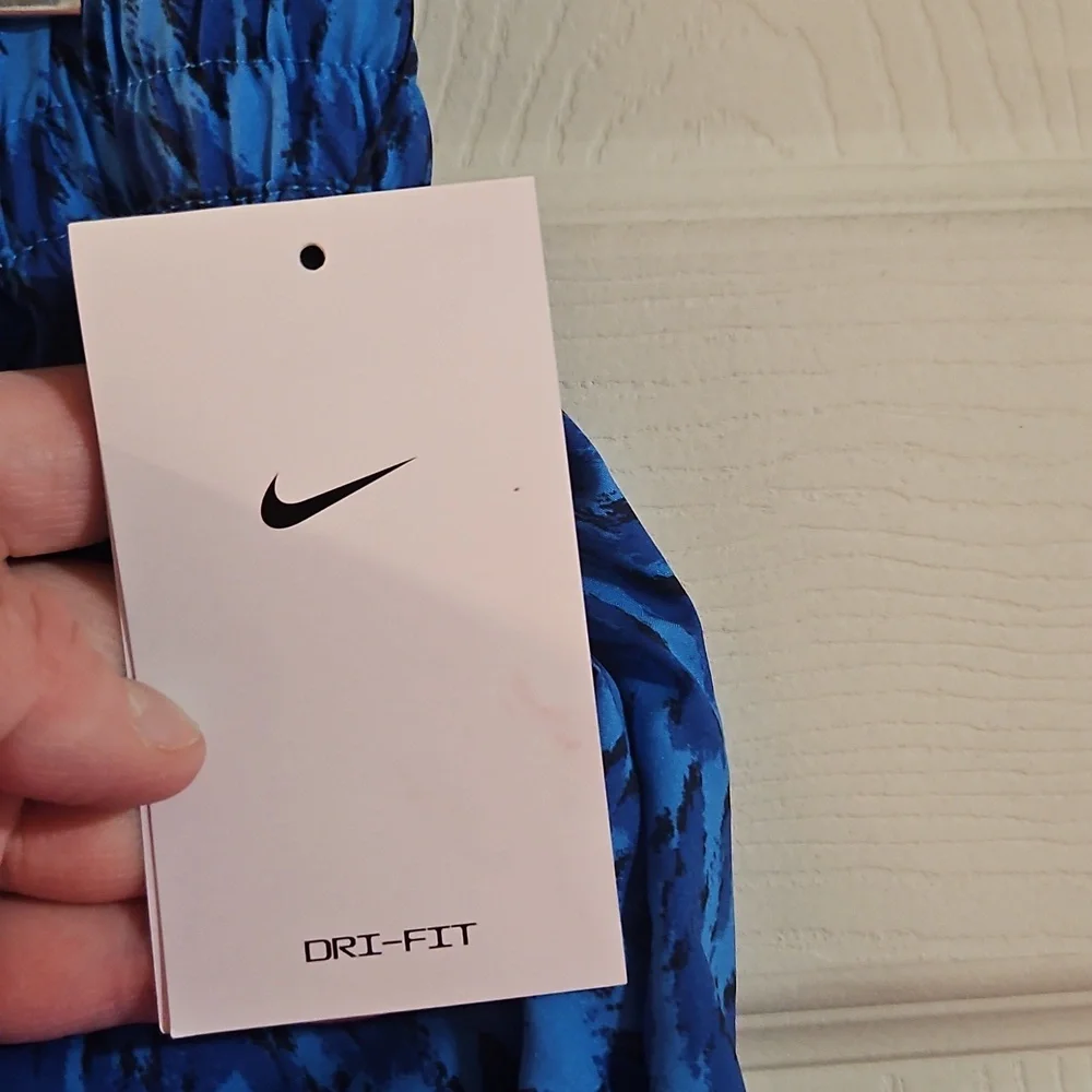 Nike girls’ one